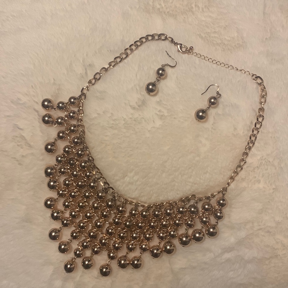 Rose gold necklace and earrings